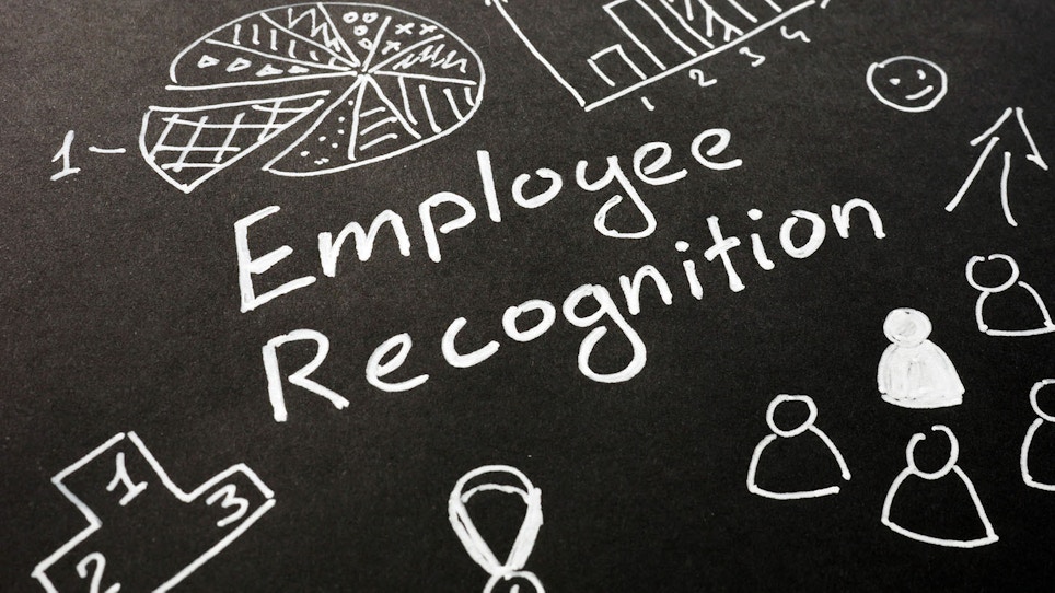 How Employee Recognition Programs Can Stop the Worker Exodus